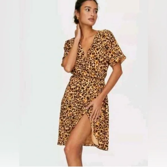 Aritzia Babaton Wallace Short Sleeve Wrap Dress V-neck Animal Print - Picture 1 of 8
